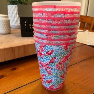 Set of 8 plastic Lilly cups